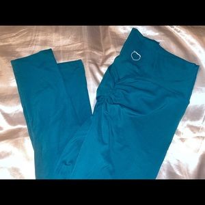 PEACHEE BUNZ- Scrunch Leggings